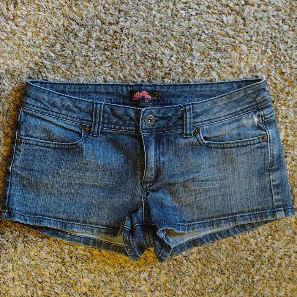 21 women's jean shorts size 27